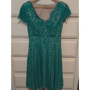 Eliza J Green Lined Lace V-Neck Midi Dress Size 4